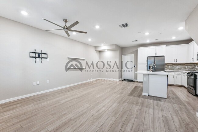 Foto del edificio - 778 E Harper St