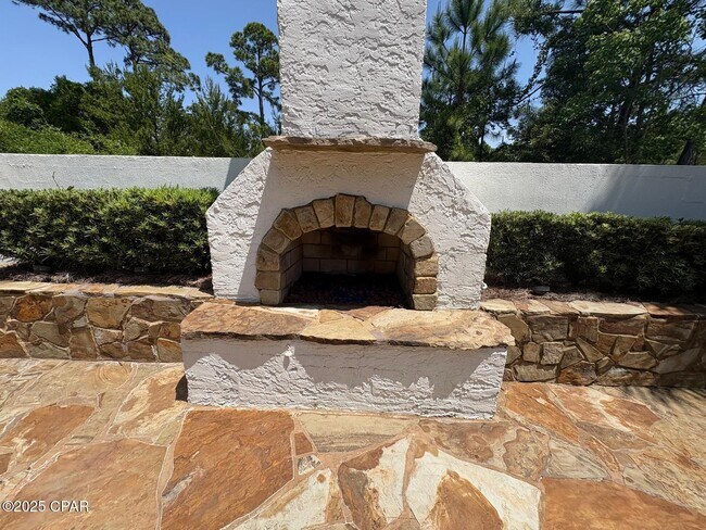 Foto del edificio - 5303 Hopetown Ln