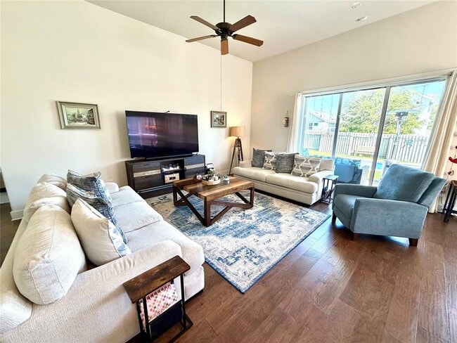 Foto del edificio - 13701 Ronald Reagan Blvd