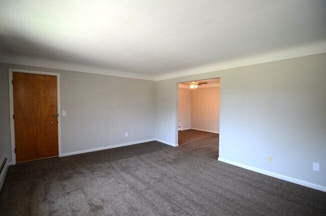 Foto del edificio - 3230 Blueacres Dr