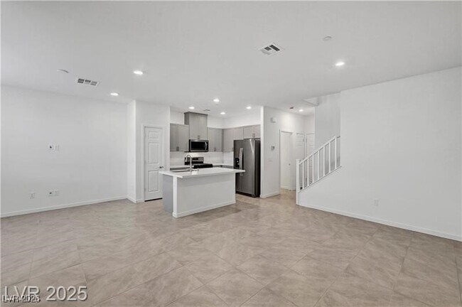 Foto del edificio - 1175 Heliodor Ave