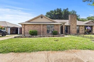 Building Photo - 713 Lemons St