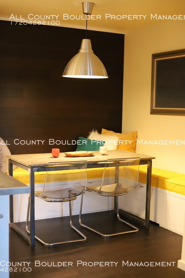 Building Photo - 5050 Buckingham Rd