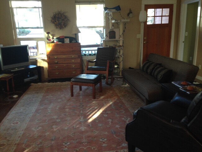 Building Photo - 2261 NW Torrey Pines Dr