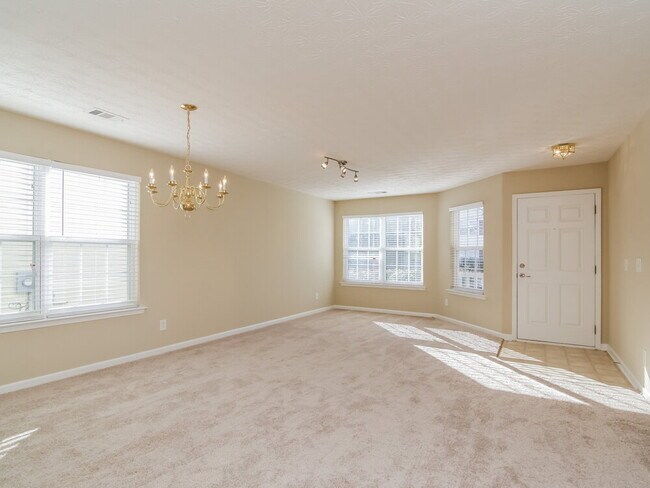 Foto del edificio - 341 Meadows Ln