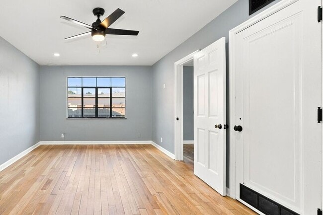 Building Photo - 10-20 Deshler Ave