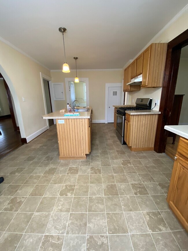 Foto del edificio - 317 E 20th St