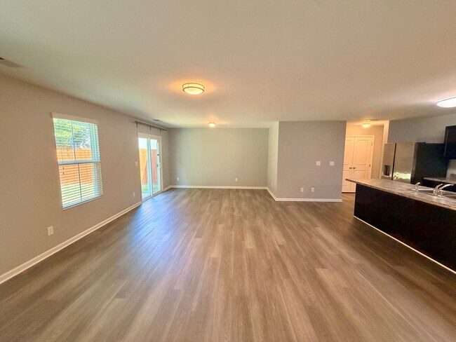 Building Photo - 1648 Hooper Court