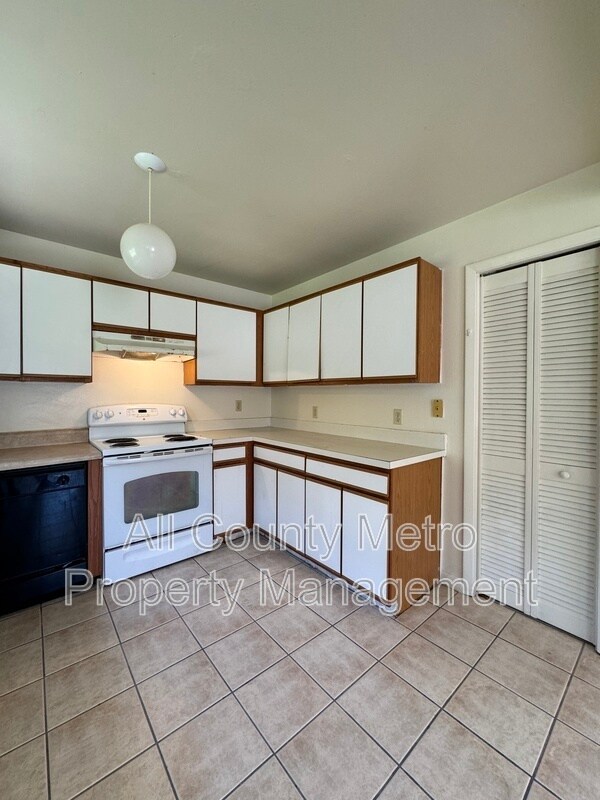 Building Photo - 415 Greenwich Ct