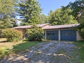 Building Photo - 39 Pine Grove Ave
