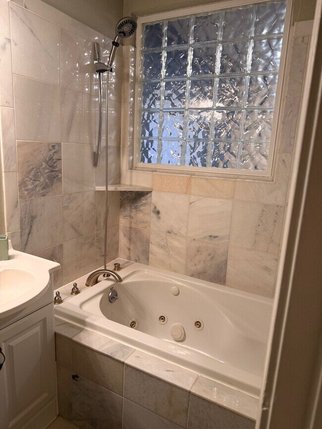 Foto del edificio - 15843 E 13th Ave