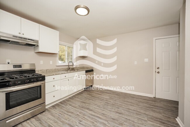 Foto del edificio - 5295 Liberty Ave