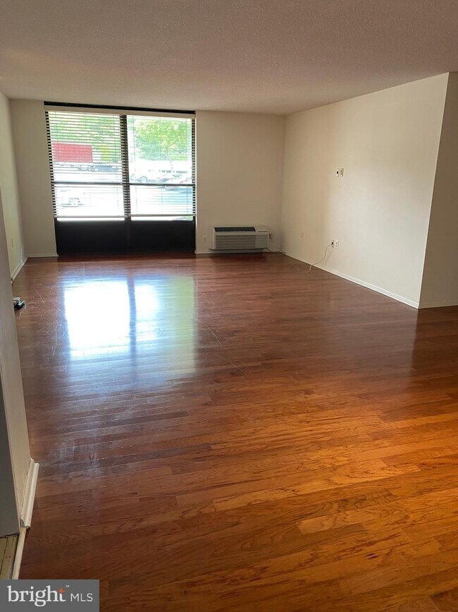 666 W Germantown Pike Unit 2114, Plymouth Meeting, PA 19462 Apartment