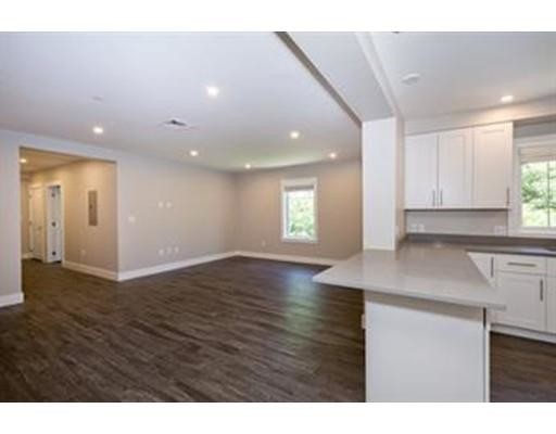 Building Photo - 50 Country Way