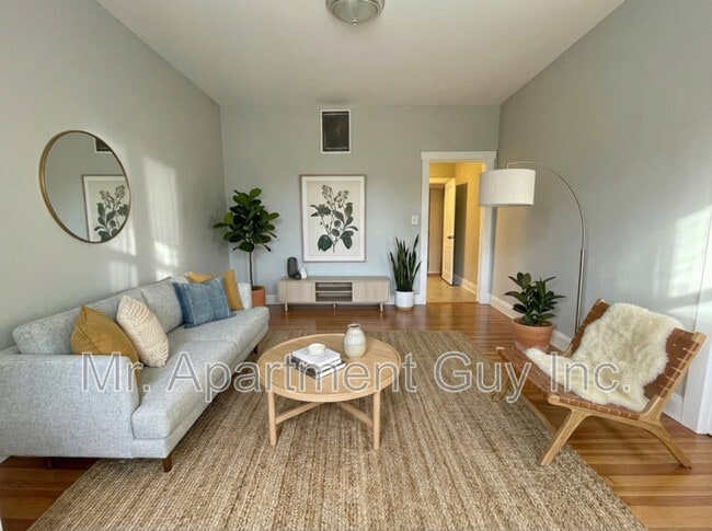 Building Photo - 46 Blake St