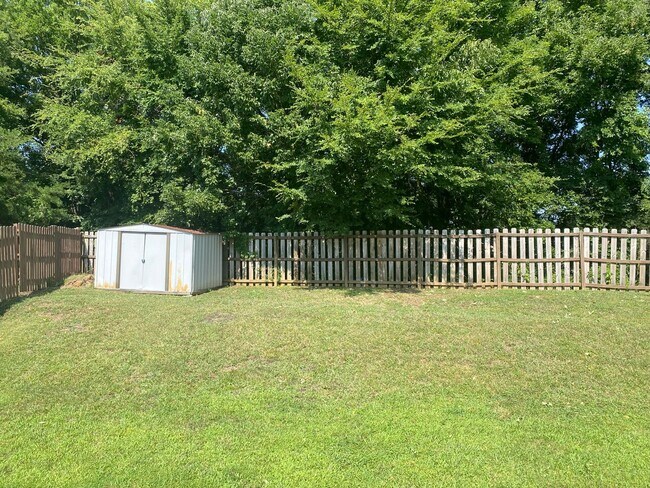 Building Photo - 1532 Gordon Walters Dr