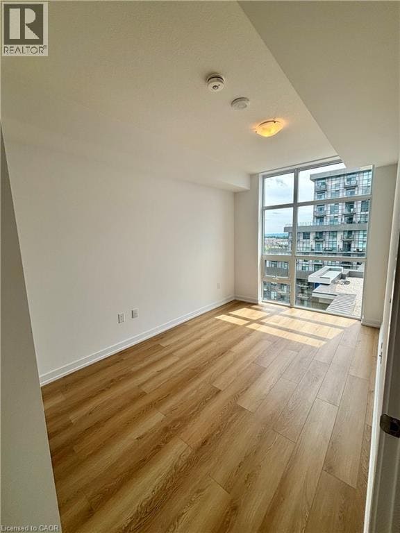 Photo du bâtiment - 470 Dundas St E