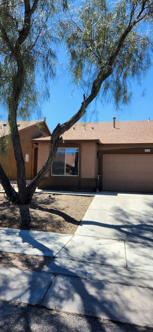 Building Photo - Beautifully Renovated 2 Bedroom - New A/C ...