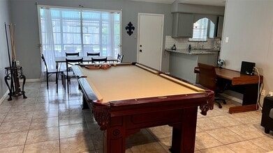 Building Photo - 222 Wickhamford Way