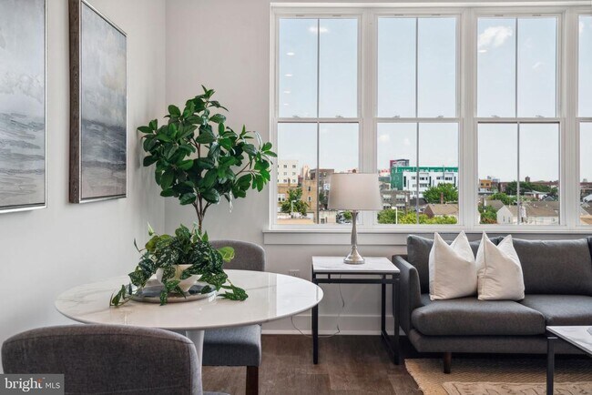 Building Photo - 813 N Broad St