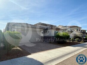 Building Photo - 3507 E Robin Ln