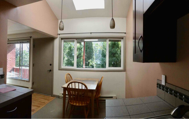 Building Photo - 2802 SE 67th Ave
