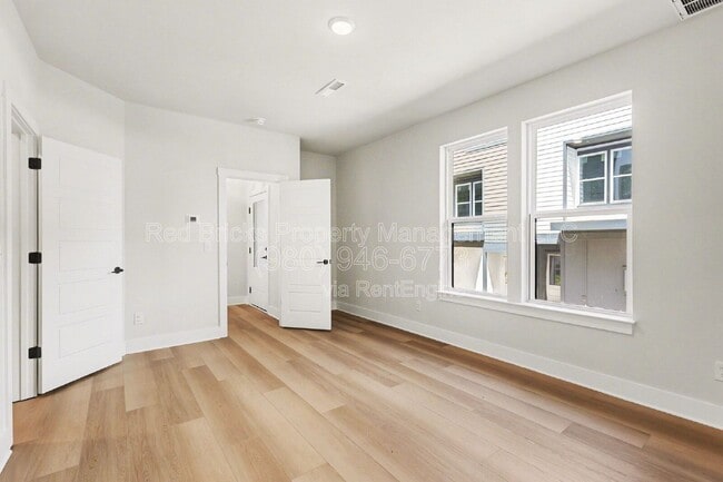 Foto del edificio - 7920 Sansom Cir