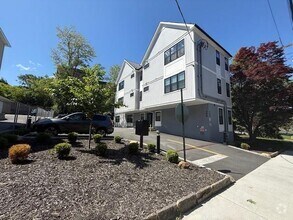 Building Photo - 308 Battle Ave