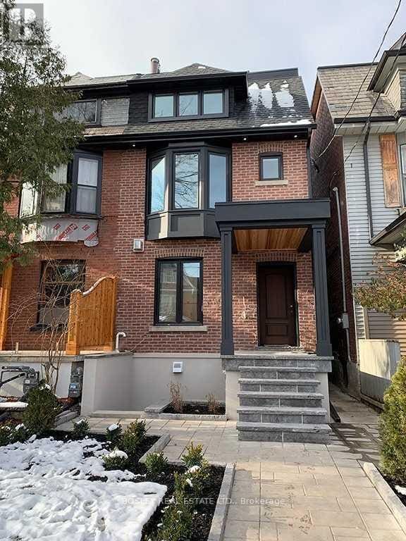 Building Photo - 632 Dovercourt Rd
