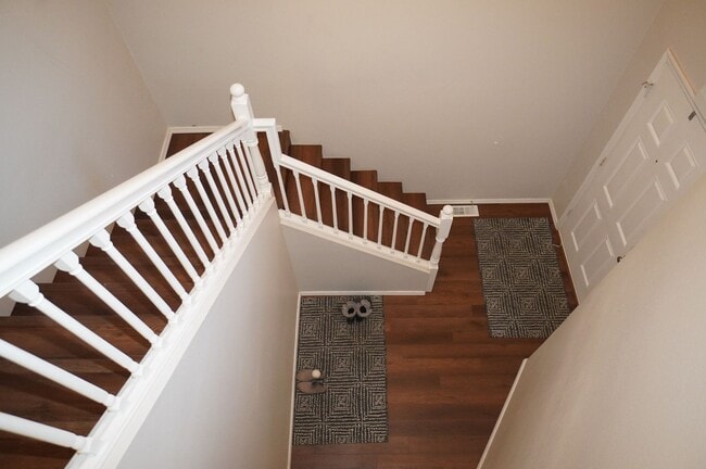 Building Photo - 4 Bedroom Eagle River Home!