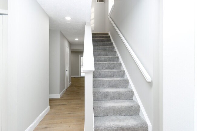 Foto del edificio - 313 Mews Ct