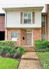 Building Photo - 1035 Fountain View Dr