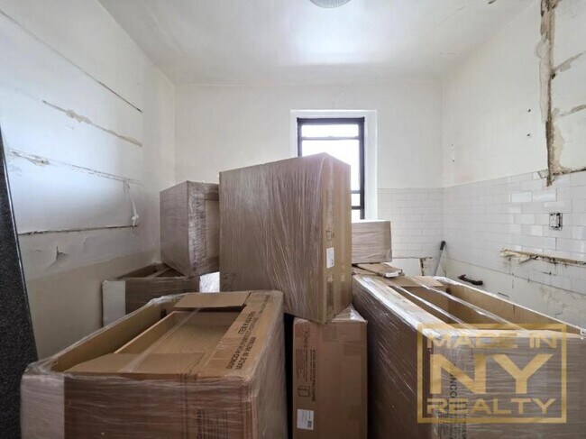 Foto del edificio - 1 bedroom in ASTORIA NY 11102
