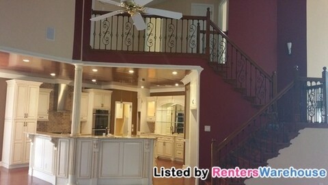 Building Photo - 27 Towne Park Dr