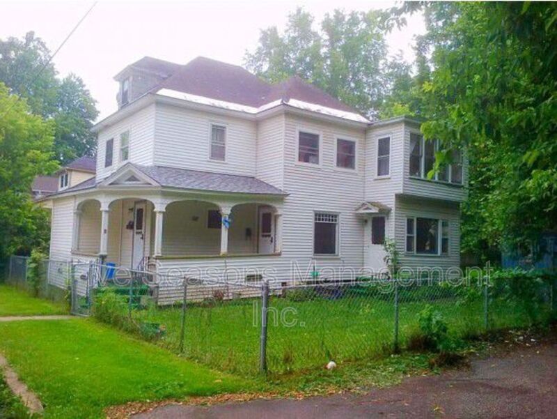 Primary Photo - 7 Champlain Pl