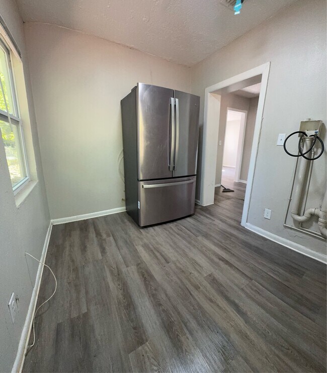 Building Photo - 2603 Beaverbrook Pl