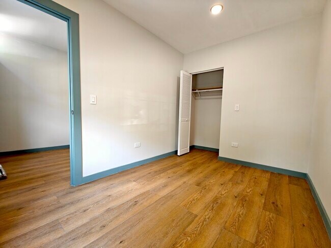 Foto del edificio - 1833 W 21st St