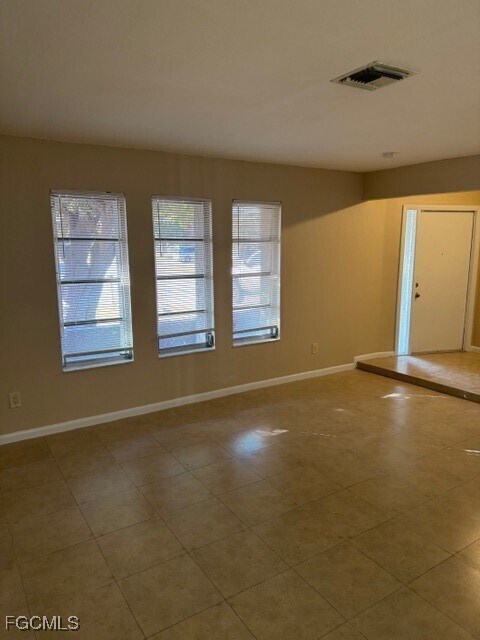 Building Photo - 4413 SE 14th Ave