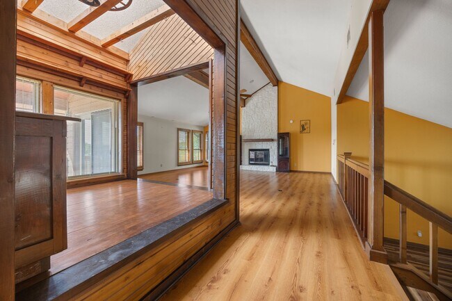 Foto del edificio - Stunning 4-Bedroom Great Hills Retreat with Private Pool & Expansive Deck