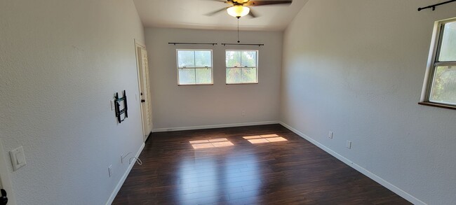 Building Photo - SANTEE TOWNHOME- 2 CAR GARAGE