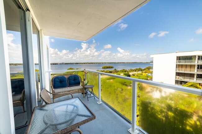 Foto del edificio - 3450 S Ocean Blvd