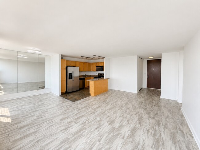 Foto del edificio - 655 W Irving Park Rd