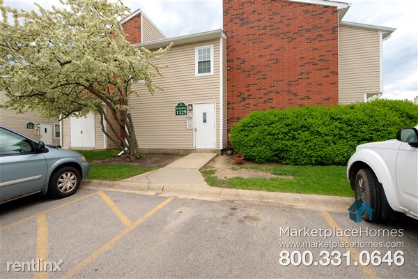 Primary Photo - 1329 E Wyndham Cir