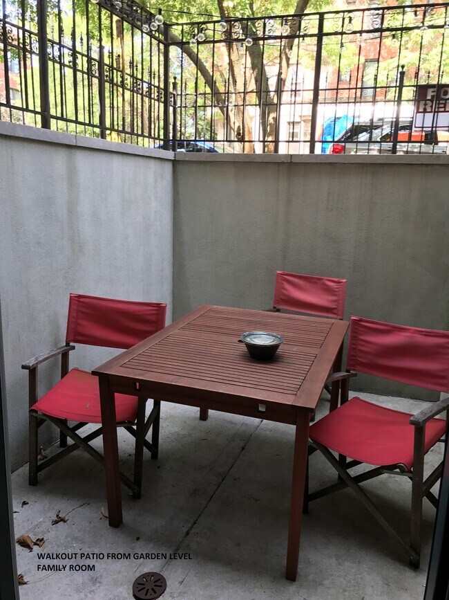 Outdoor Walkout Patio - 855 W George St
