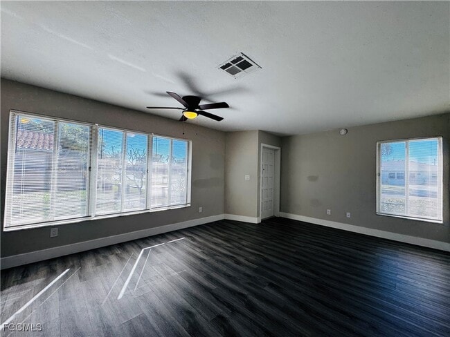 Building Photo - 4107 SE 18th Pl