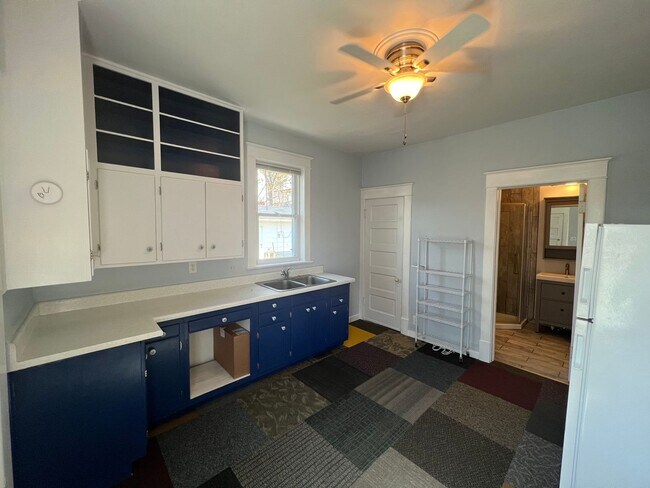 Foto del edificio - AVAILABLE JUNE - Perfect 2 Bed 1 Bath In Hillside Neighborhood