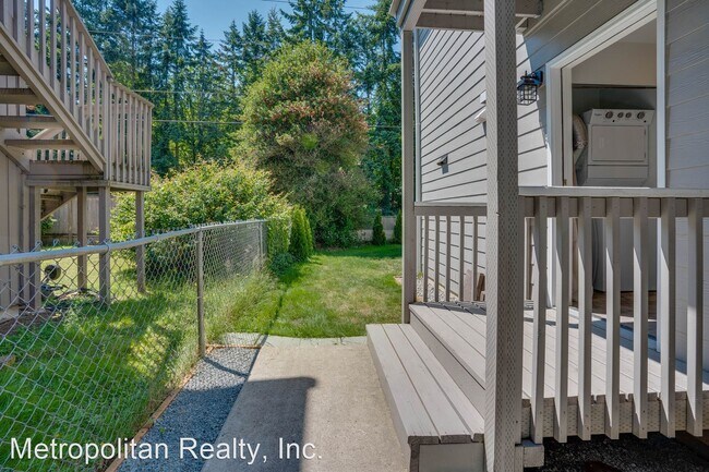 Building Photo - 2 br, 1 bath House - 23509 Edmonds Way Unit B