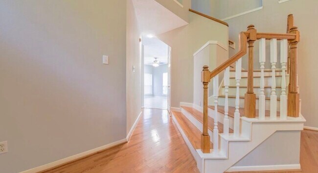 Foto del edificio - 4742 Stoney Point Ct