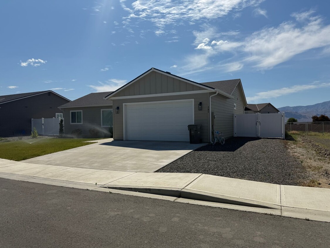 Building Photo - New Development Area in East Wenatchee, 3 ...