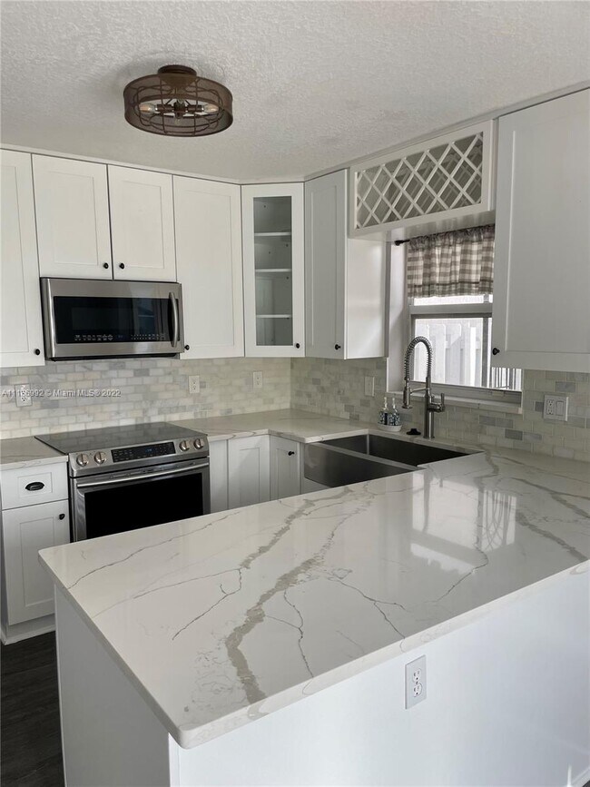 Foto del edificio - 4513 NW 60th St